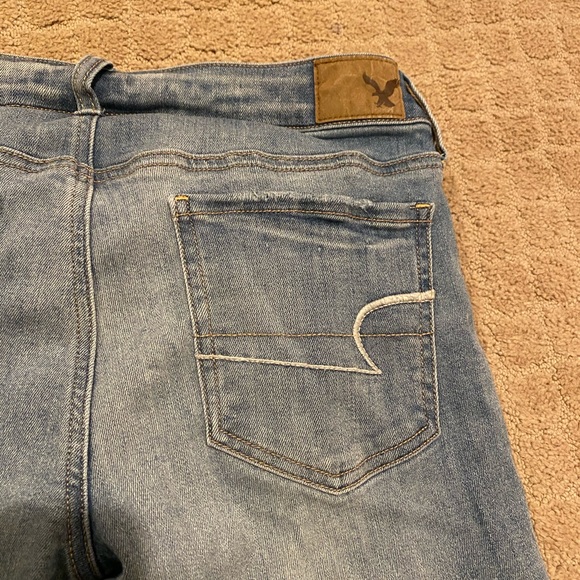 American Eagle Light-wash Jeans - Picture 5 of 5